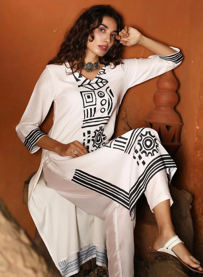  قصة Women's Daisy White & Onyx Black Indie Lines Kurta Set For Casual Wear | Round Neck | Quarter Regular Sleeves | 2 Piece Kurta Set Designed With Comfort Fit For Everyday Ethnic Wear